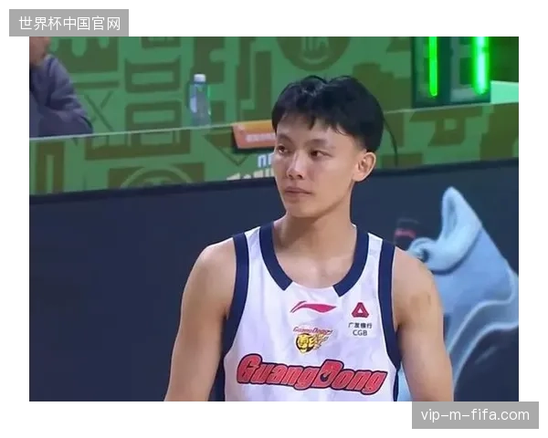 传统强队广东宏远本赛季表现滑落,队史首次出现无任何球员入选常规赛奖项和最佳阵容 传统强队广东宏远本赛季表现滑落,队史首次出现无任何球员入选常规赛奖项和最佳阵容